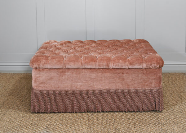 FOOTSTOOL 3